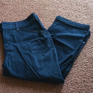 Navy blue Gloria Vanderbilt slimming capris